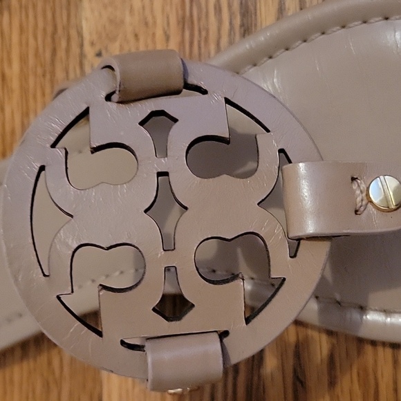 Torry Burch Miller Sandals. - Picture 5 of 17